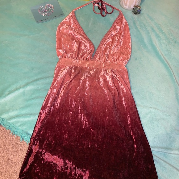 Halter Ombré Maroon Velvet Dress NWT - Picture 4 of 8